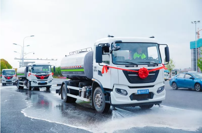 新时代中国城市美容师！best365英国在线体育新能源环卫车可减排4.5万吨污染物